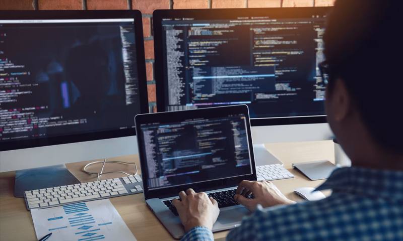 数据科学选型：R与Python如何赋能温县网站建设？